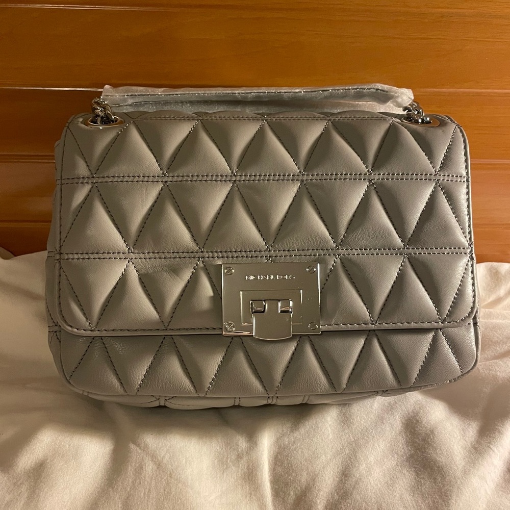 **BRAND NEW** Michael Kors - Vivianne Med Bag